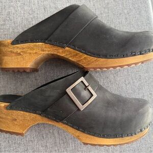 Sanita Oiled Black Leather Clogs with Buckle Womens 39